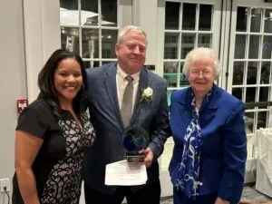 Bolivar Consulting receiving the Vincentian Award